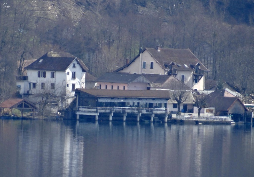 Saint Alban de Montbel : Le lac de Aiguebelette . by Bernard817