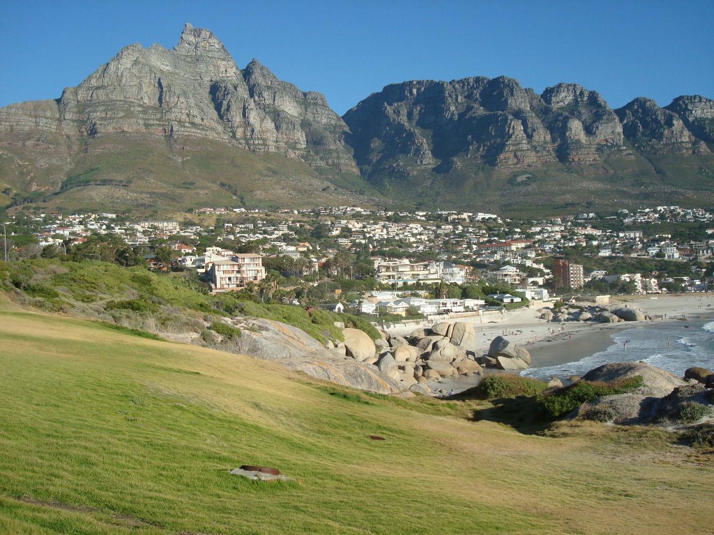 Camps Bay - view from Maidens Cove by Emiliano Homrich