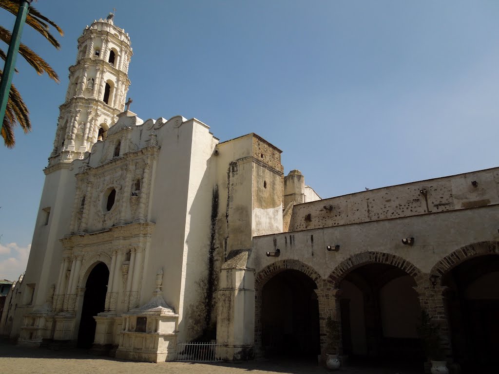 Iglesia de San Miguel Coatlinchan by Arturo Cárdenas L