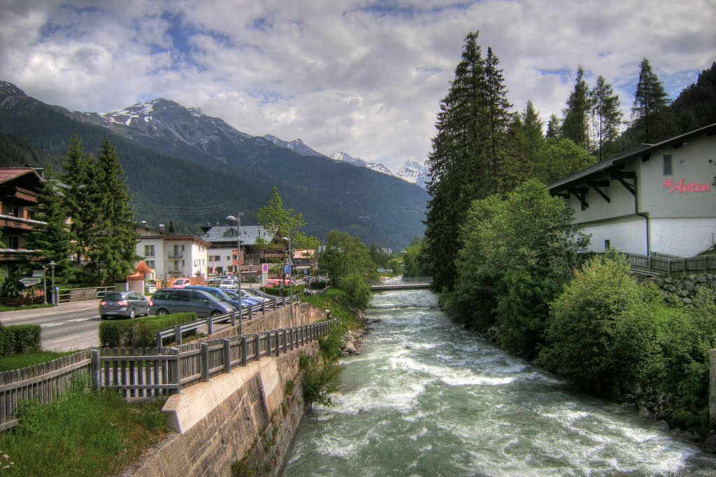 Tirol: St. Anton by Karl-Hans Vollrath