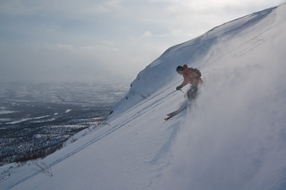 Descending Nuolja mountain by David Thyberg