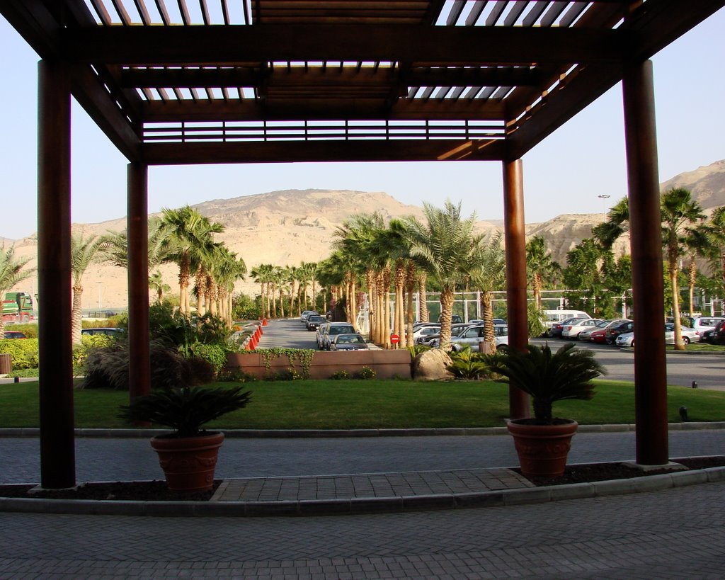 Marriot Hotel, DeadSea-Entrance by debbini