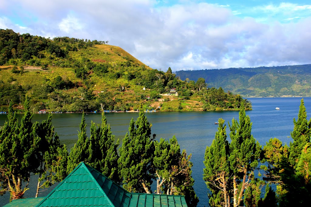 Panorama Toba 'seenof' Toba Cottage by Nanang Pudjo Bintoro