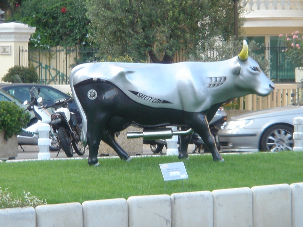 Cow Parade - Mônaco by paulolago