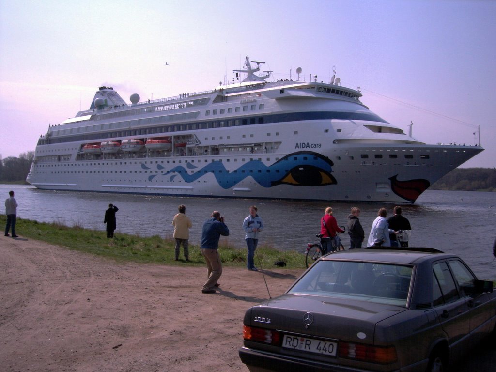 Schacht-Audorf - Cruise Liner "AIDAcara" - Kiel-Canal by DL1LAM