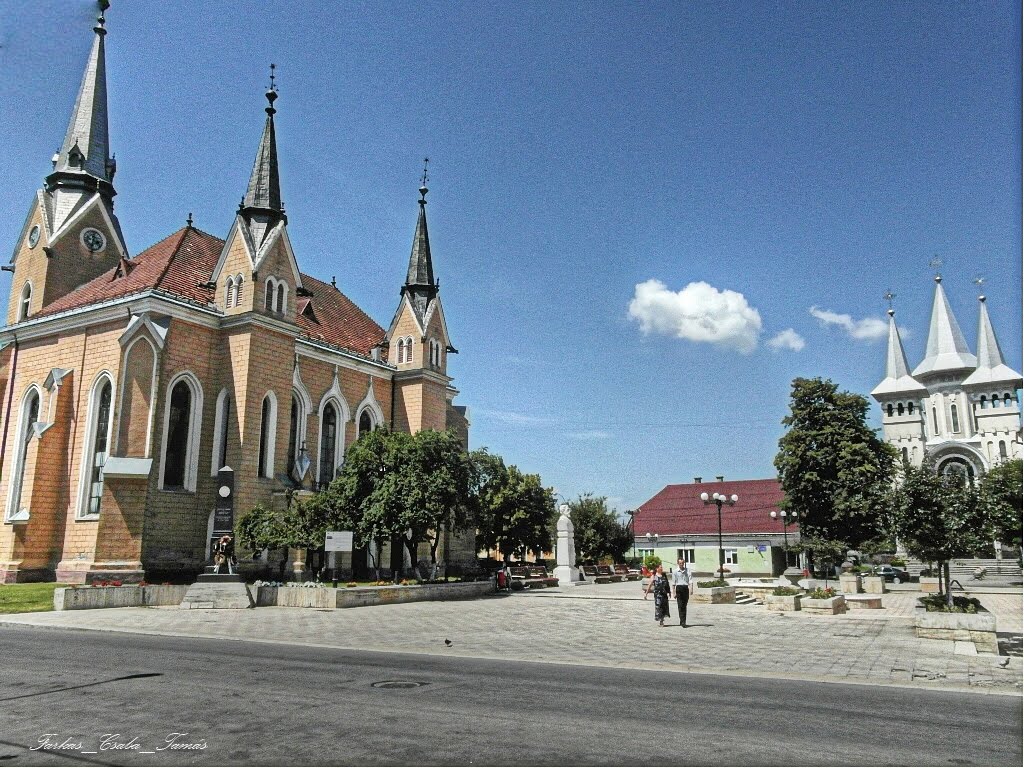 Biserica Reformată şi Ortodoxă / Реформатская и православная церковь by Farkas Csaba Tamás