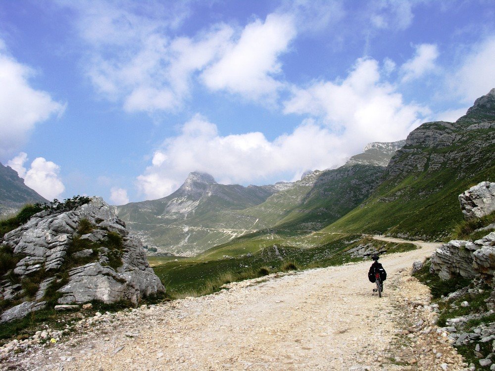 Way on saddle Sedlo by Mitmount