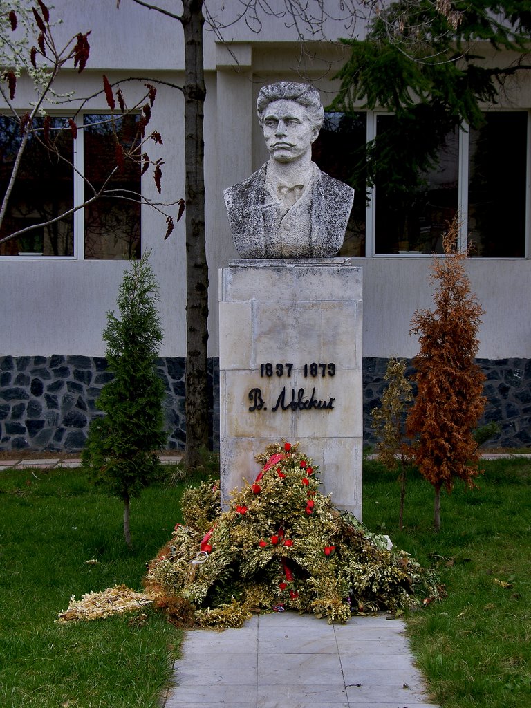 The Vasil Levski monument, Teteven by Pacinkata