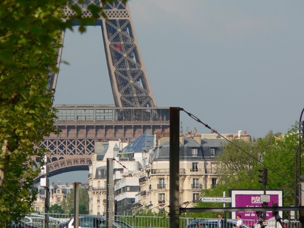 Torre Eiffel by Ignacio Goitia