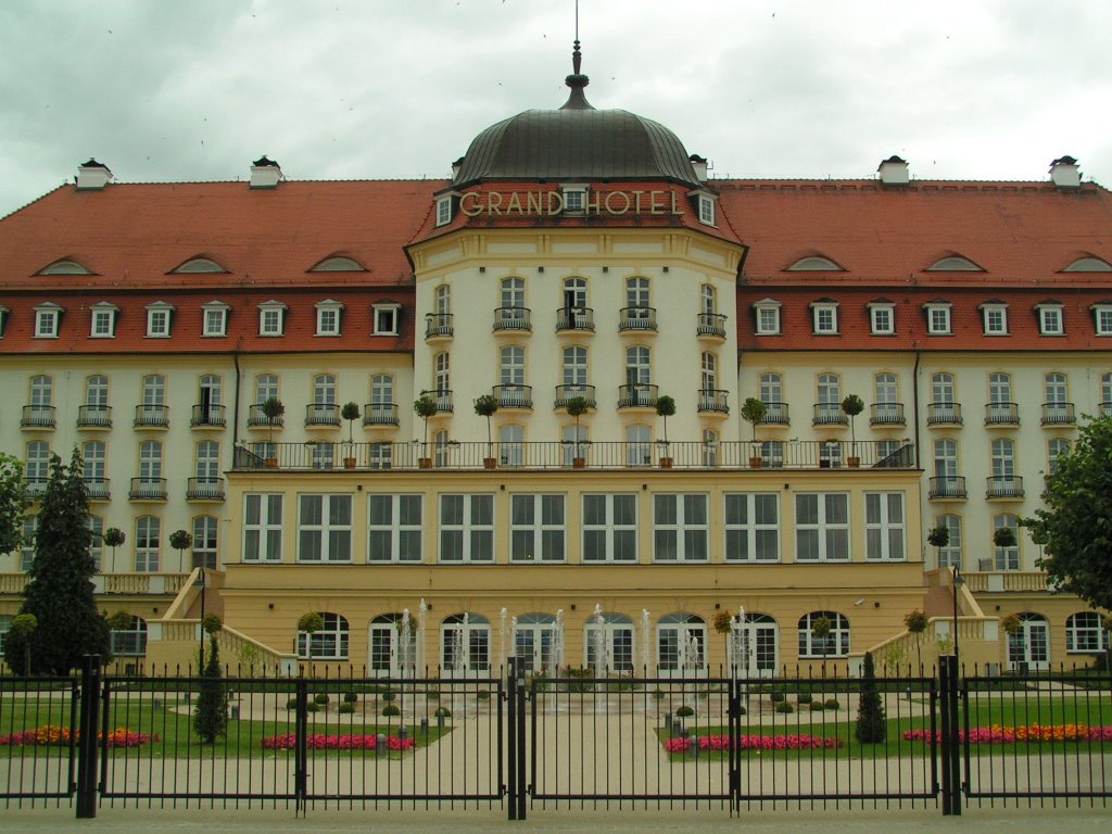 Poland: Grand hotel Sopot by lkrissl