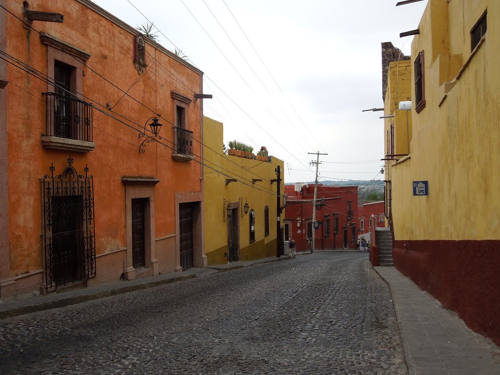 Calles de San Miguel de Allende by Arturo Cárdenas L