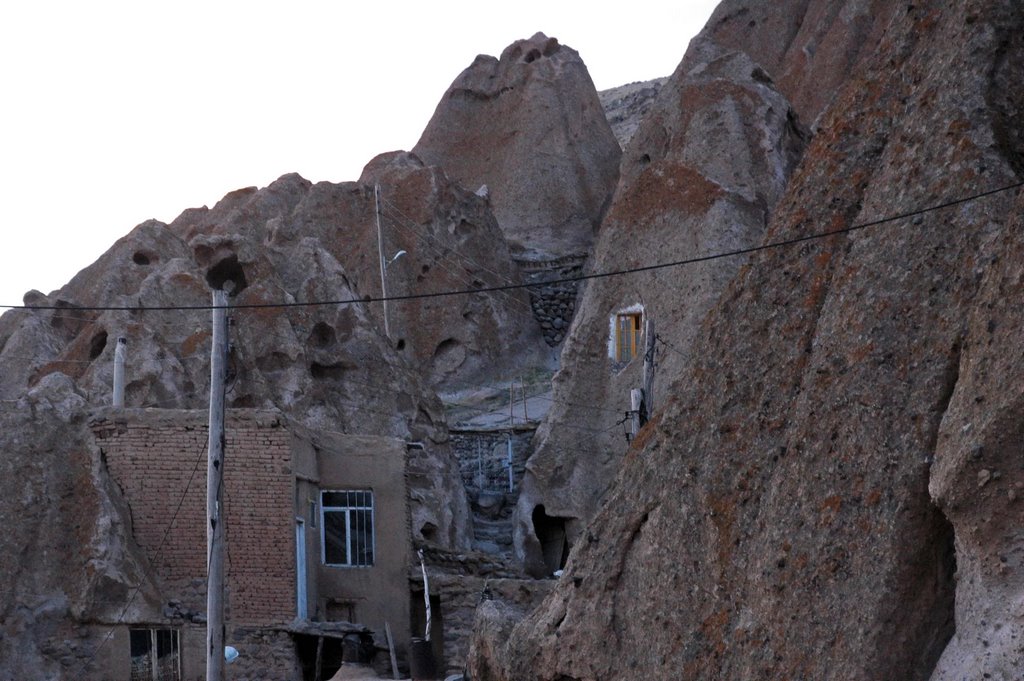 View of Kandovan rock houses, Iran. by Nicola e Pina Iran 2…