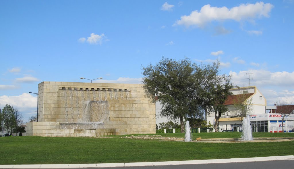 Castelo Branco - Rotunda do Milénio, 2013Abr by Luís Boléo