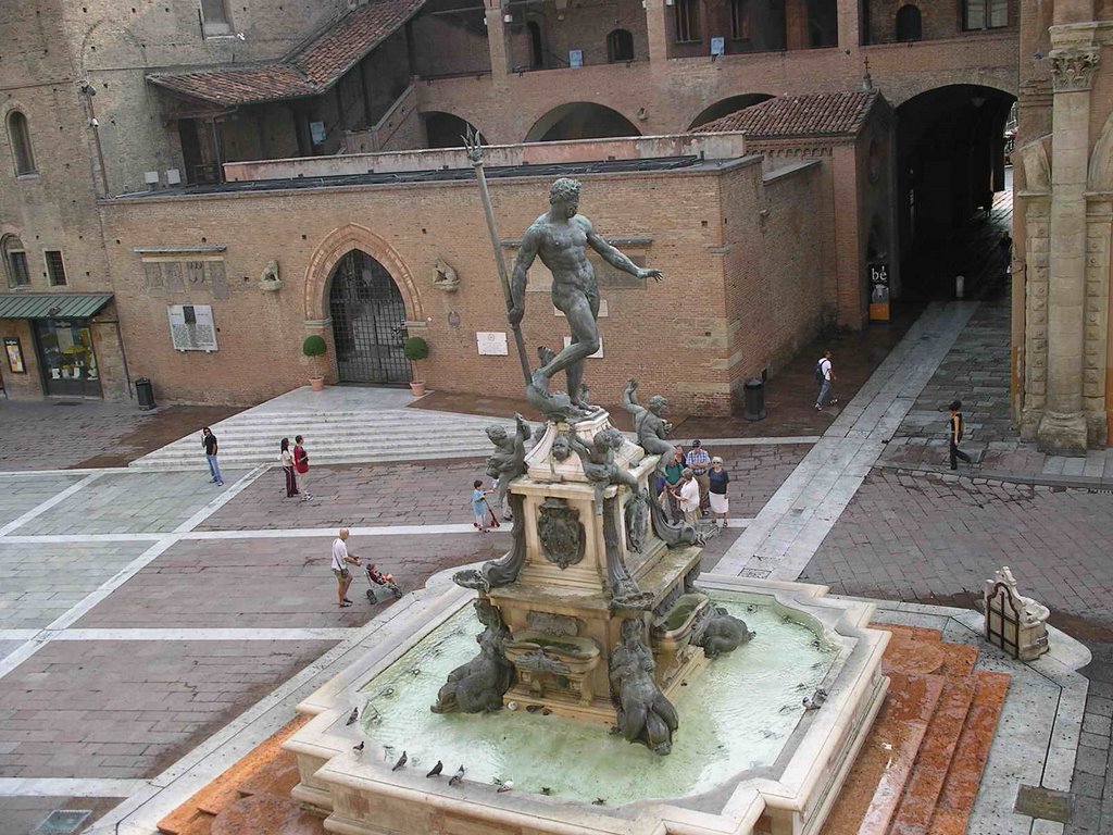 Bologna - Piazza Re Enzo - Il Nettuno by Manlio Tosi