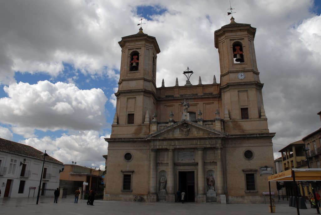 Antigua Colegiata de la Encarnación. by Pepe Nogales