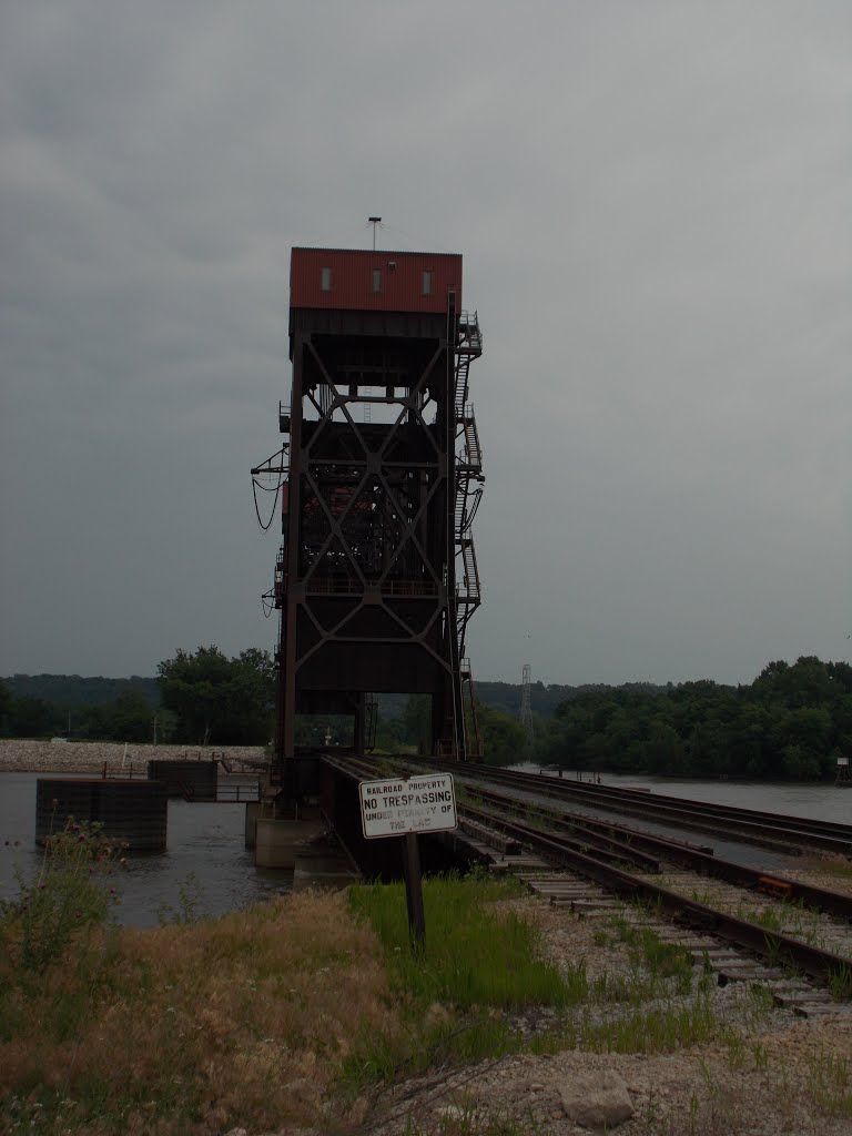 Illinois River RR bridge by BrentMaxwell