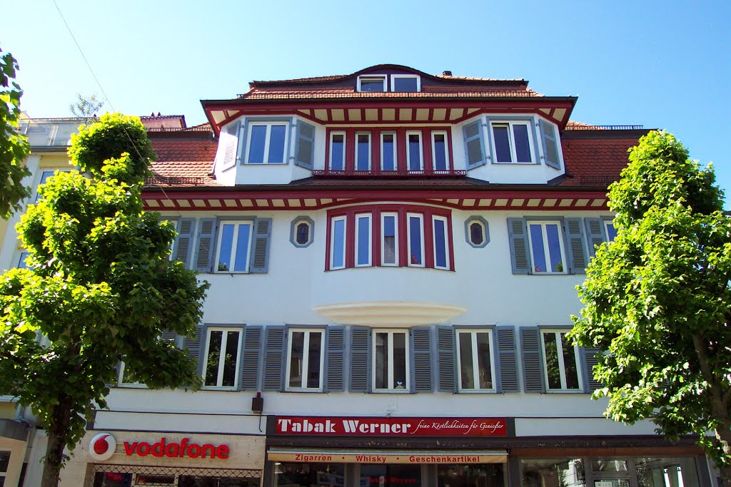 Gebäude in der Bahnhofstraße 8 by Mathias Schwarz