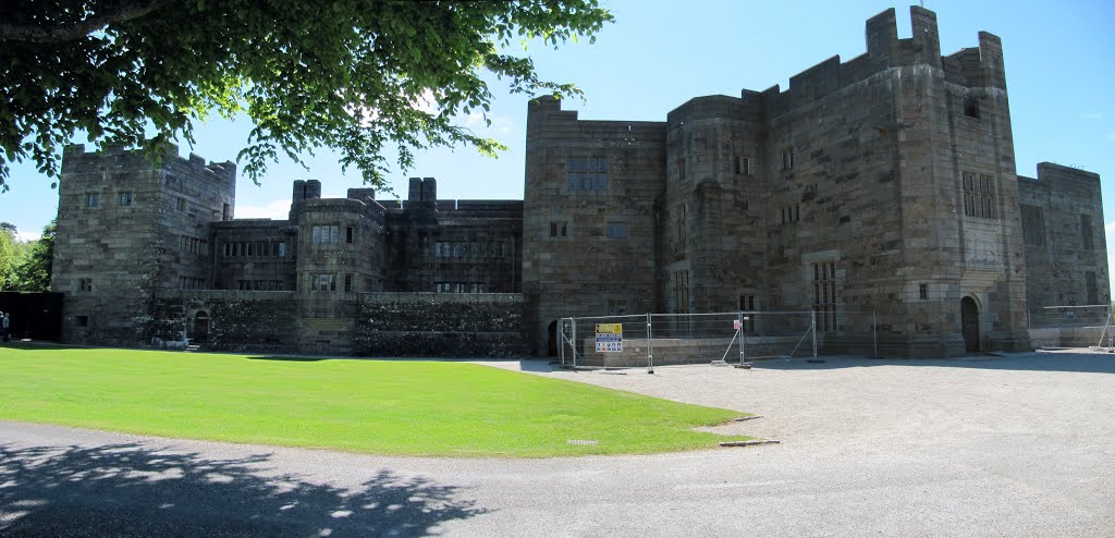 Castle Drogo, Drewsteignton, near Exeter by oldchippy