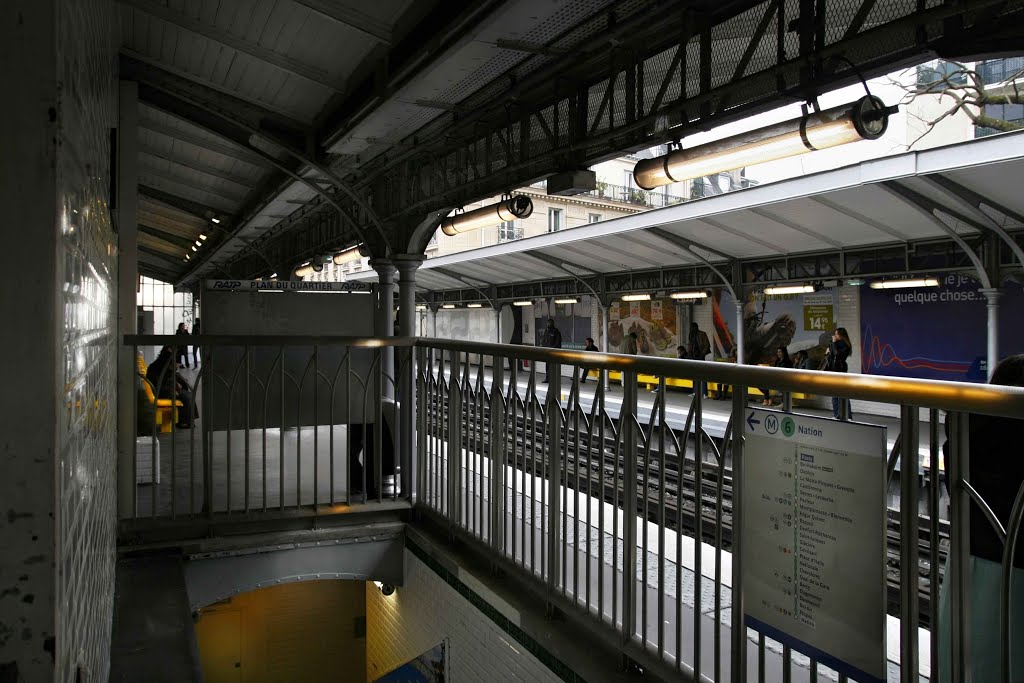 Station Passy, l'intérieur du métro 2013-04-28 (JV) by Jiri Veverka