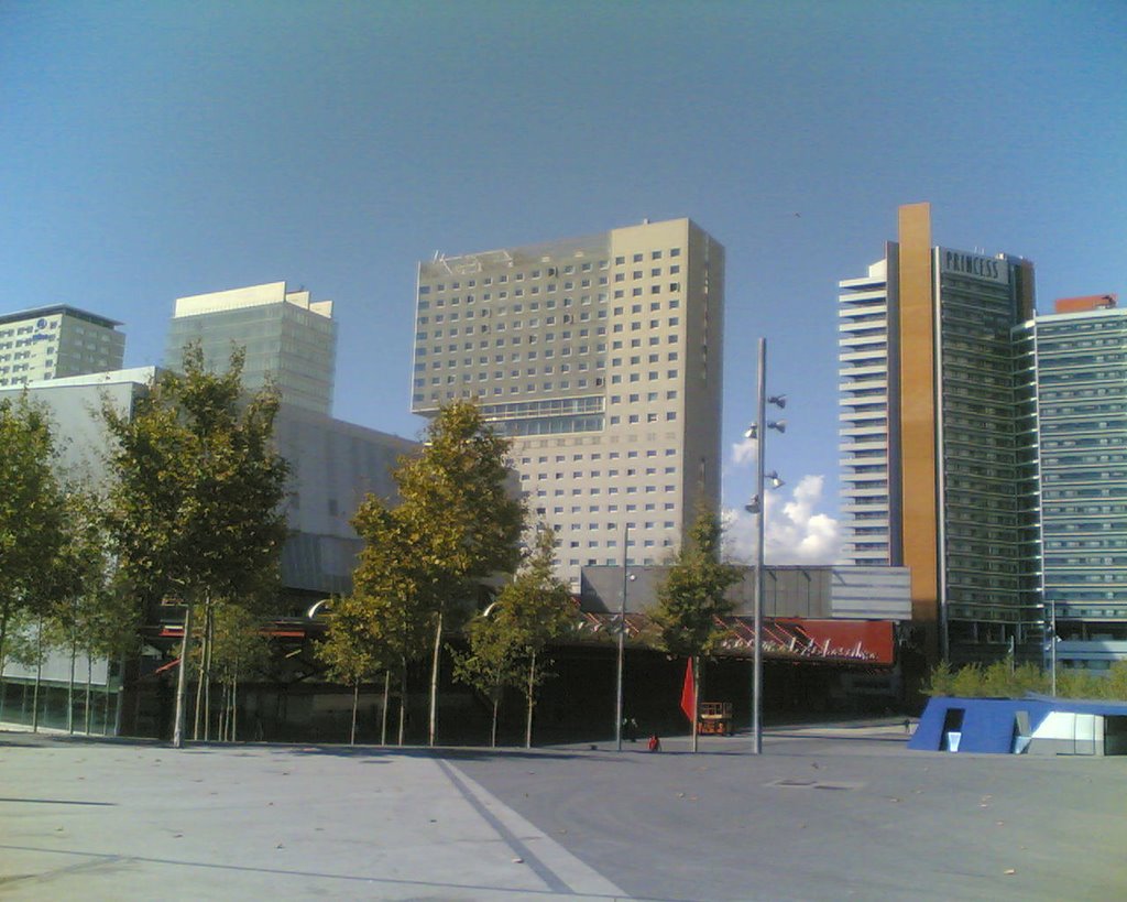 Palacio de Congresos de Barcelona by Joaquín Vilas