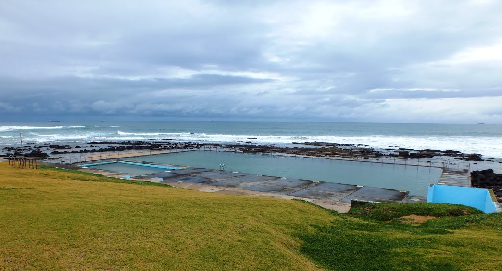 Towradgi Olympic Pool by Alan Farlow