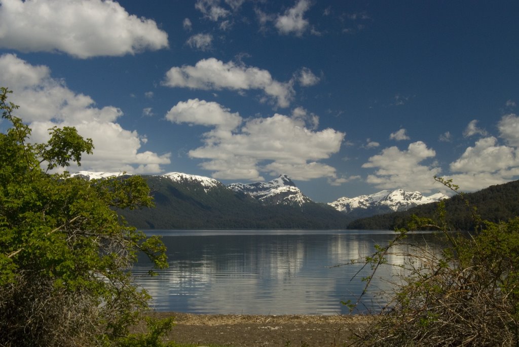 Lago espejo by L Lena