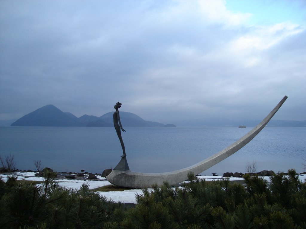 Lake Toya + Statue by Keith Smits