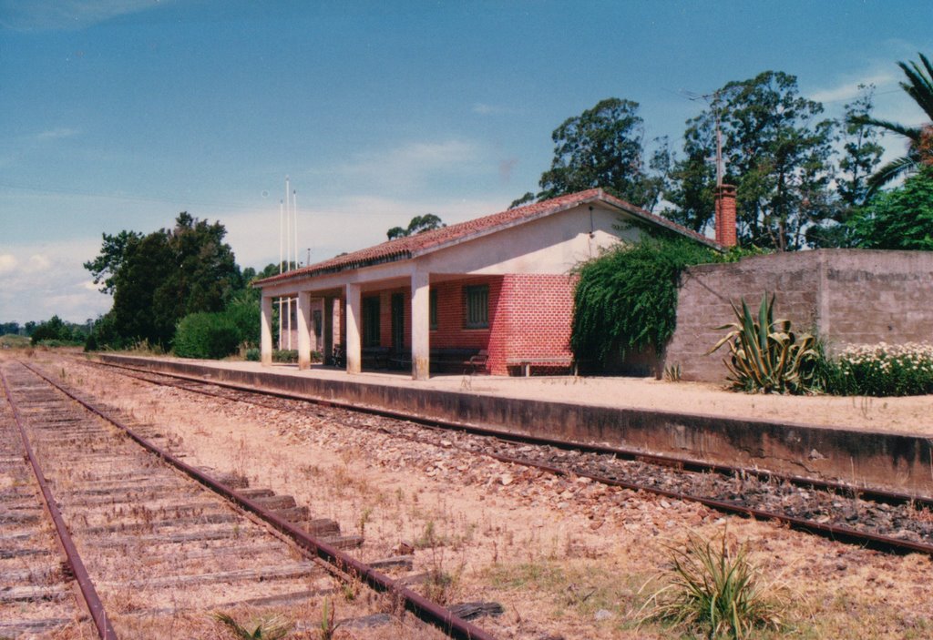 Estación Parque del Plata by Pablo De Vita