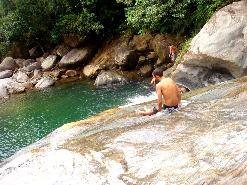 Cachoeira Paraiso IV by Wesler Romão