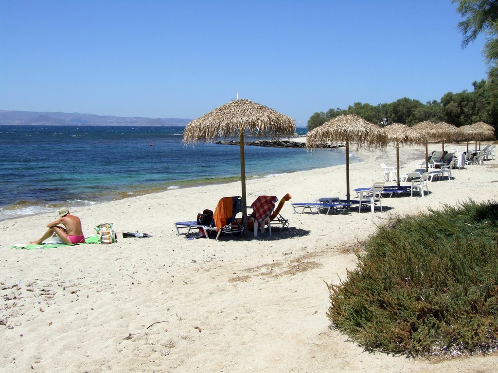 Kastraki Beach, Naxos by PETEGE