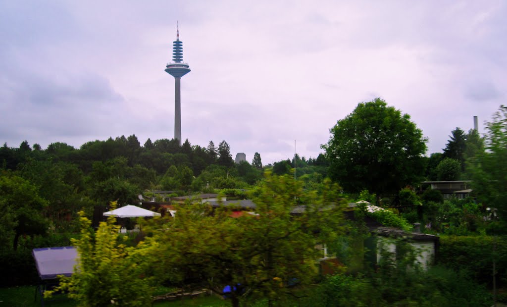 Frankfurt Heddernheim - Europaturm - Johannes Möhrle. by R.F.Rumbao