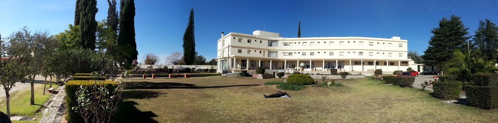 Residencia Serrana Salsipuedes, Salsipuedes, Córdoba, junio 2013 by Martín Otero