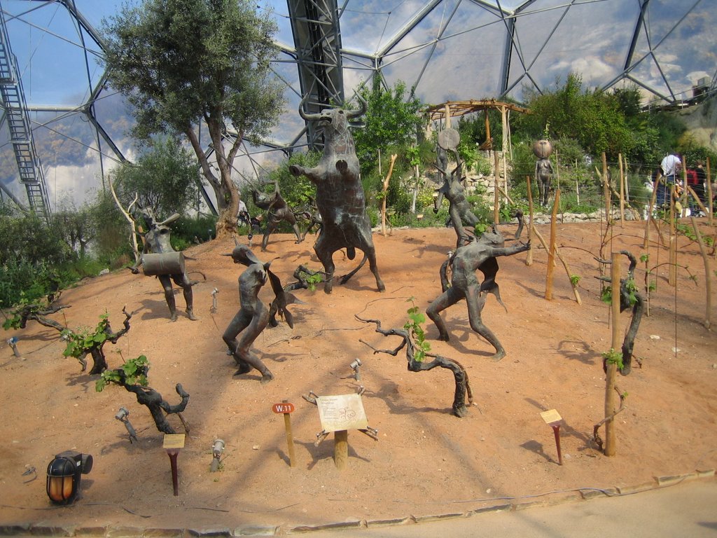 Sculpture at the Eden Project. by paulldavies