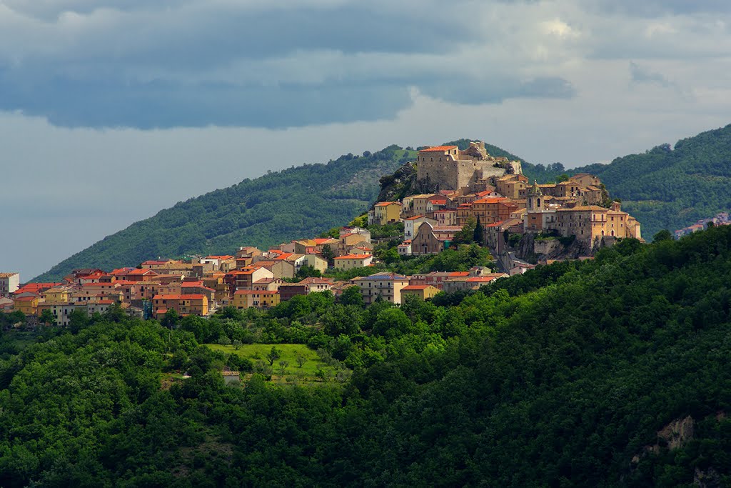 Bagnoli del Trigno versante sud da lontano by dofilacc