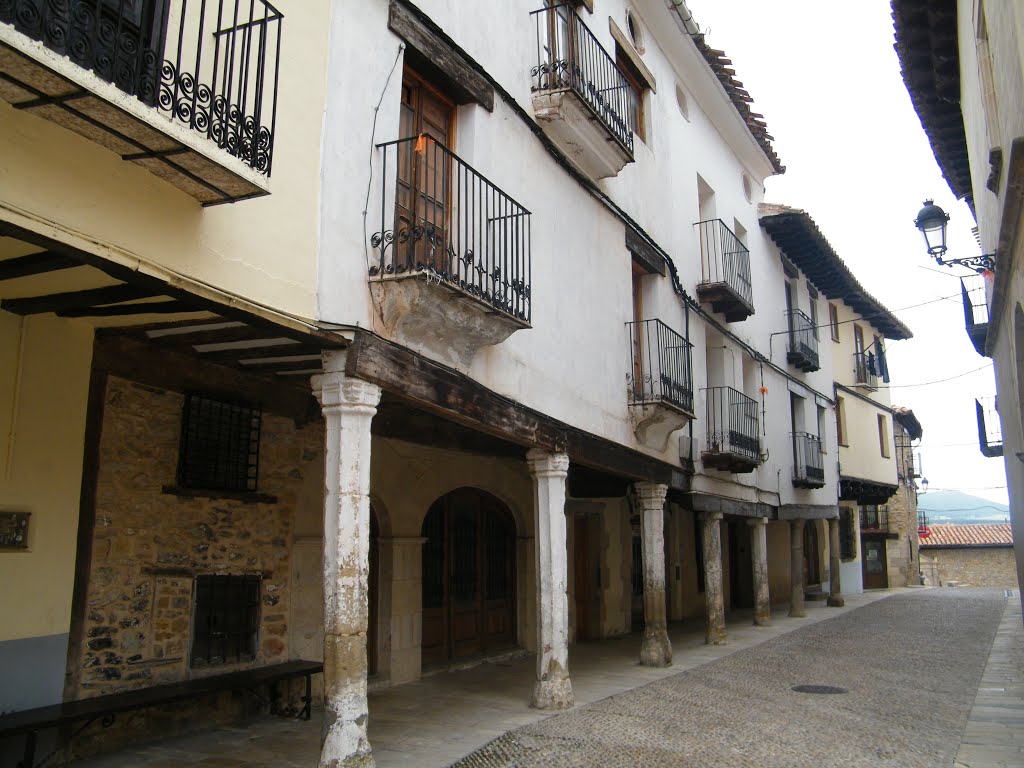 MOSQUERUELA (TERUEL) SOPORTALES EN LA CALLE MAYOR by JOSE LUIS OROÑEZ