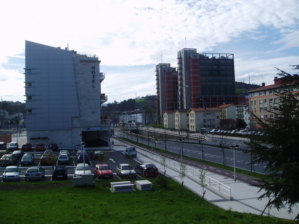 Hotel Hesperia Donosti y torres de Errotaburu by xabier3007