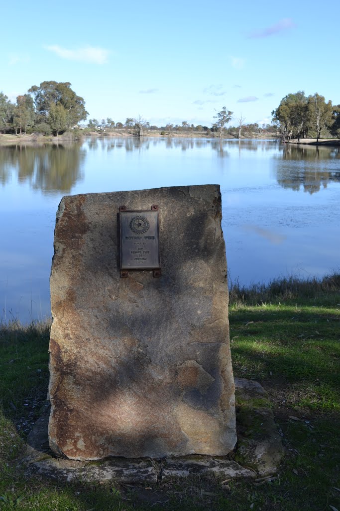 Cairn marking site of Rotary Pier 1971 by Phaedrus Fleurieu