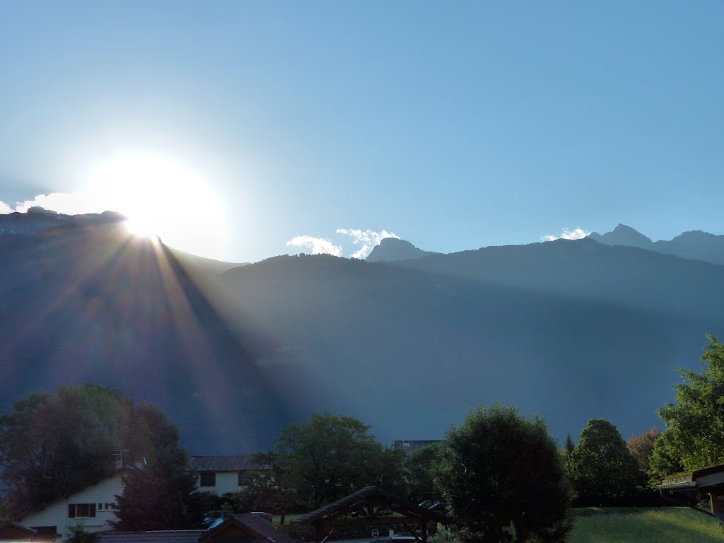 Le soleil se lève sur Chaparon Savoie by Serge&Estelle