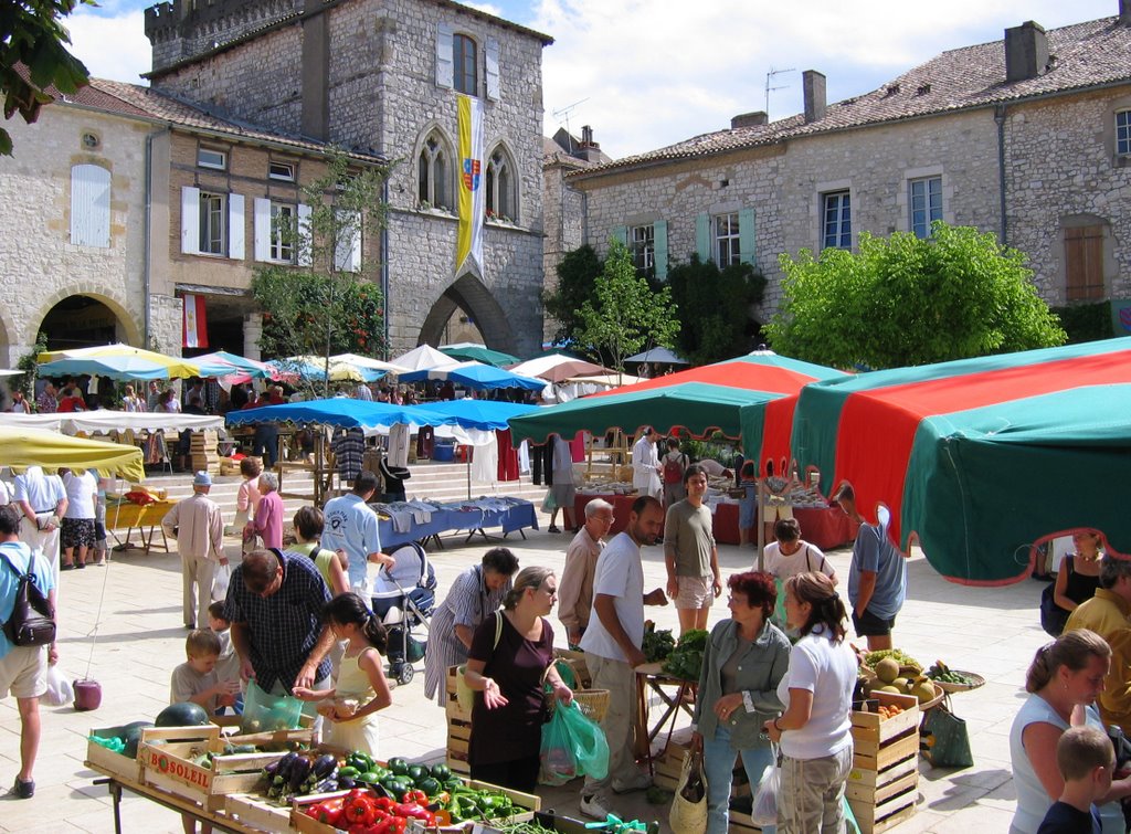 Monflanquin, jour de marché. by Phil'Ours