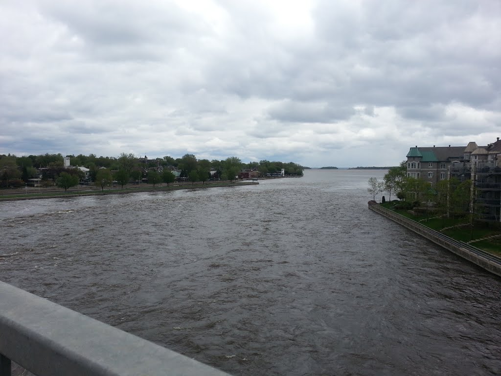 Rapides de Sainte-Anne by Bog