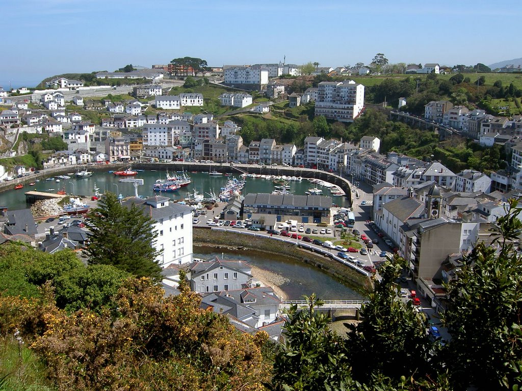 Vista de Luarca by jcarpintero