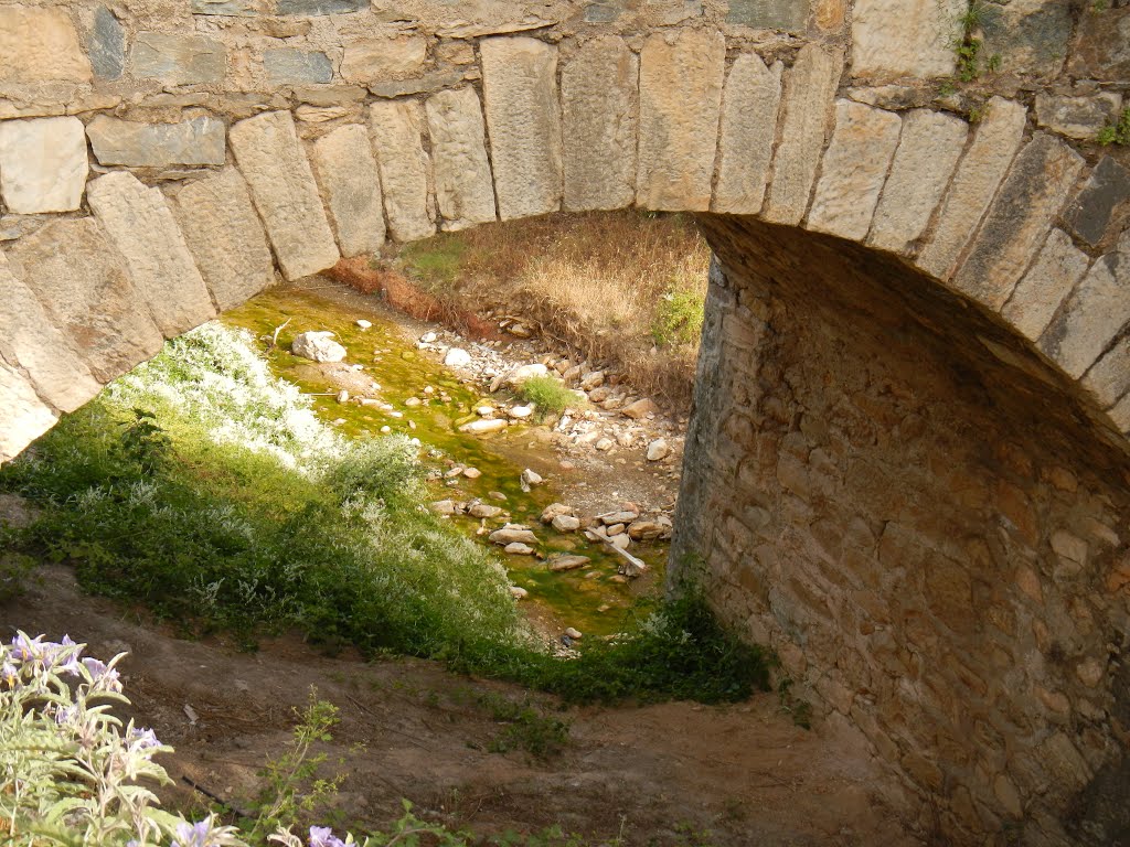 Καμάρες - τὸ γεφύρι τῆς Δούκισσας τῆς Πλακεντίας by Ἰωαννίκιος