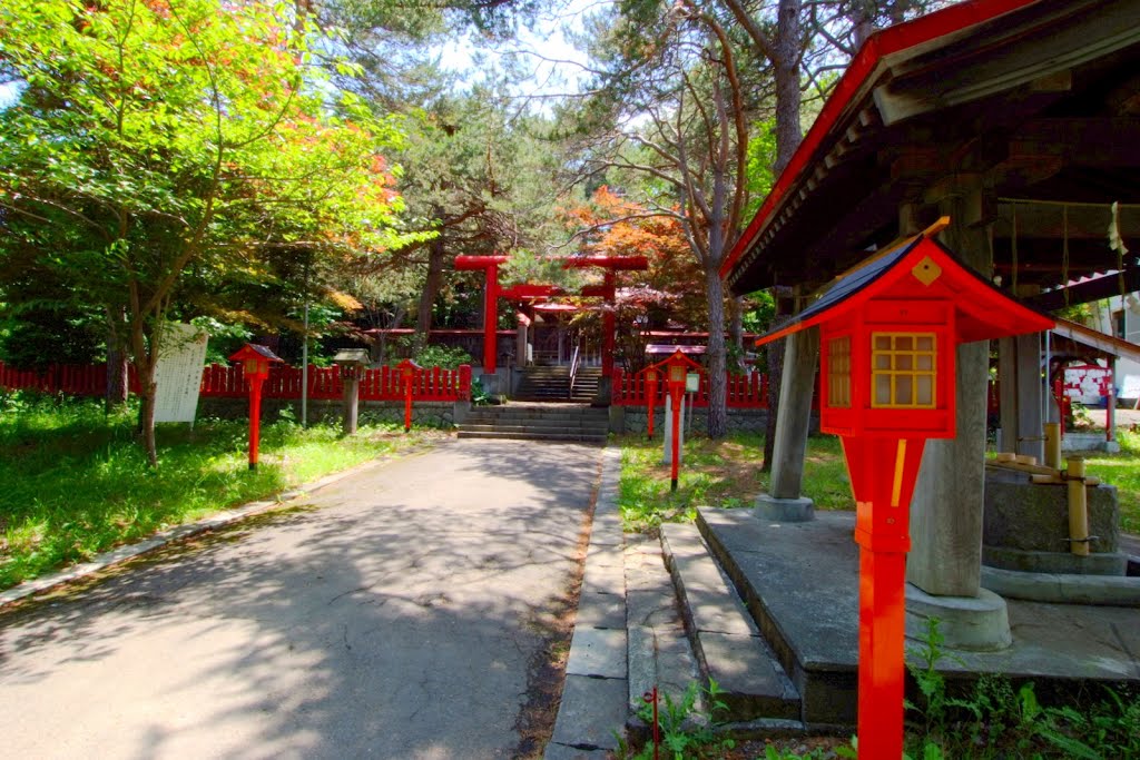 伏見稲荷神社（Fushimi Inari Shrine） by t-konno