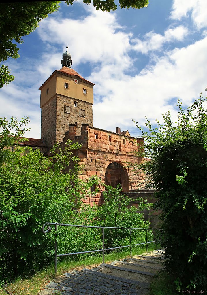 Oberes Tor in Wolframs-Eschenbach (3) by Artur Lutz