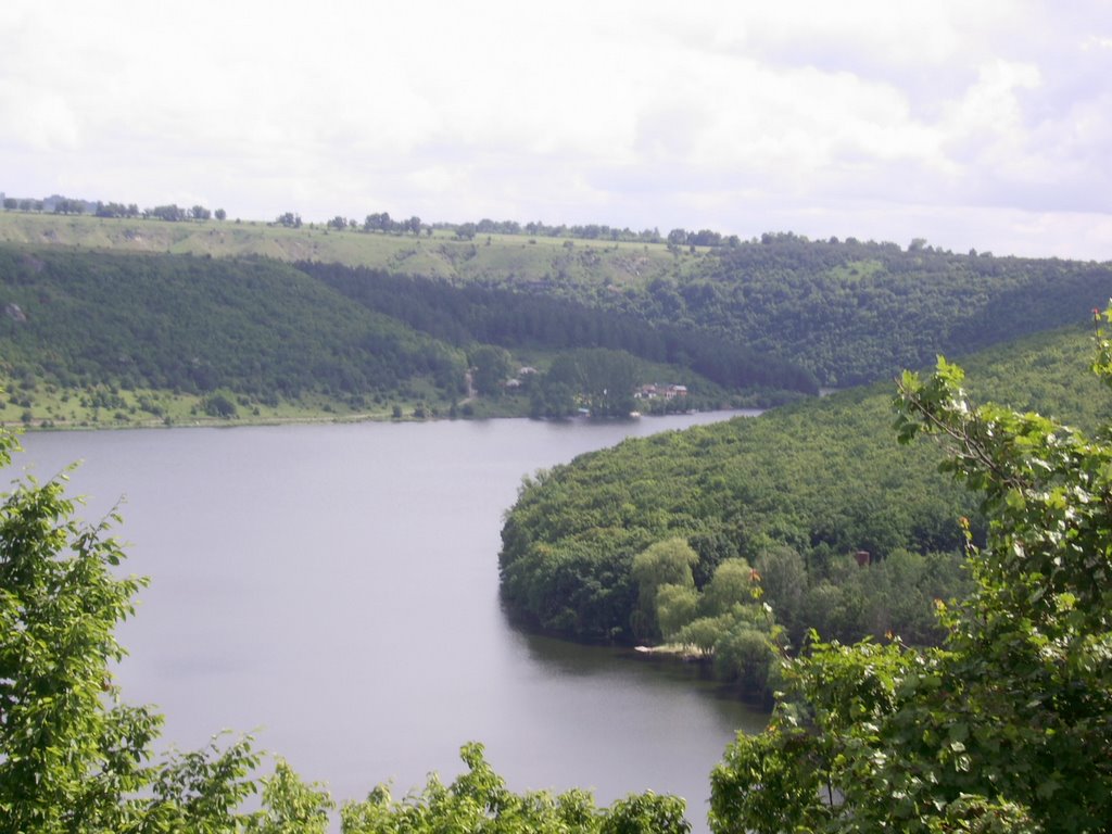 Zalishchyts'kyi district, Ternopil's'ka oblast, Ukraine by Lyubomyr