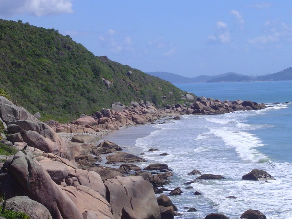 Praia de Palmas, Gov. Celso Ramos/SC. (dez2005) by gutoatherino