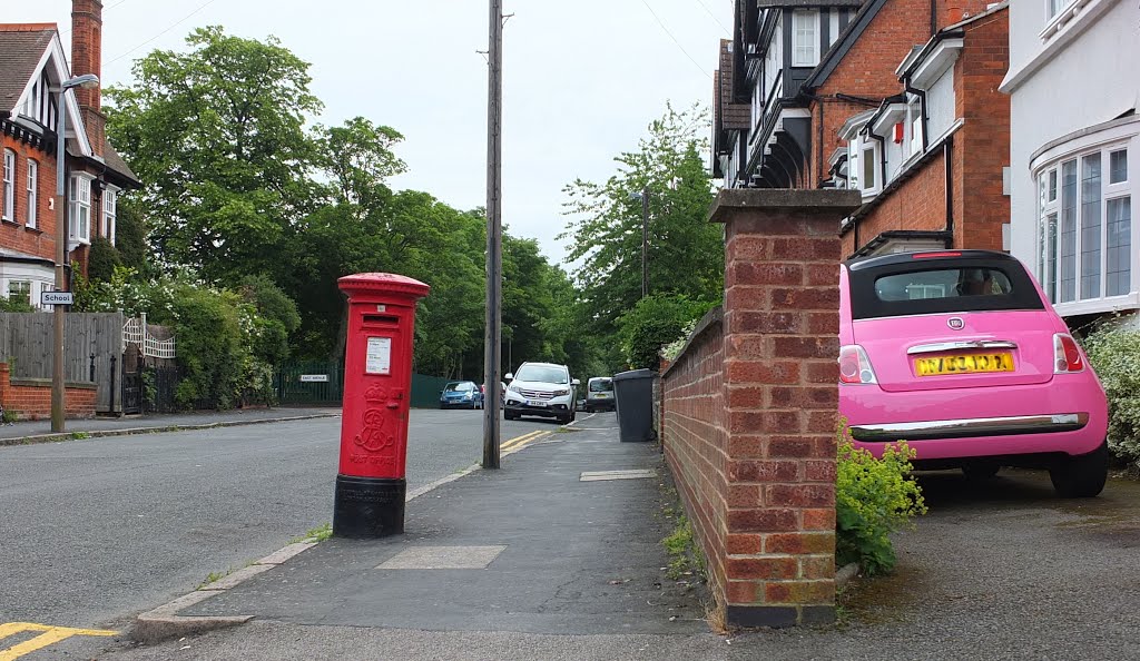 Clarendon Park Road, Leicester by Bobsky.