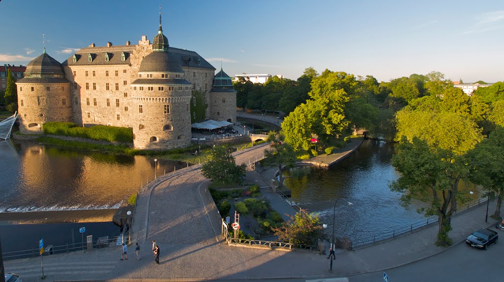 Örebro Castle by Bob Fleming