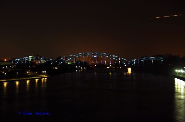 Deutschherrnbrücke - Luminale 2008 by Sven Rumbler