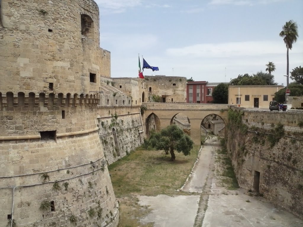 Castello aragonese o detto di TERRA - sec. XIV^ by romangel